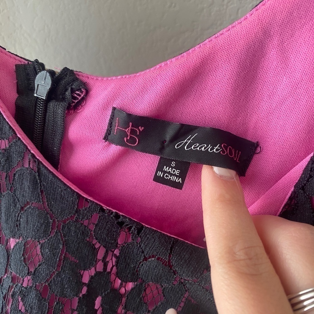 Pink and black lace peplum mini dress - Picture 3 of 5